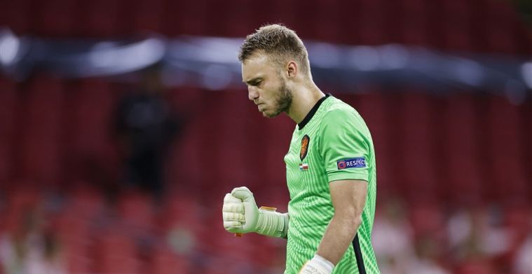 Cillessen hint op transfer: 'Ik zie mezelf niet nog twee jaar op de bank zitten'