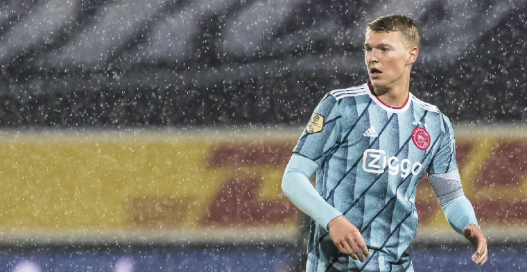 'Voel me op m'n plek bij Ajax en wil hier nog wel een paar seizoenen spelen'