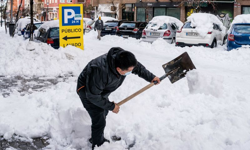 Historische sneeuwstorm teistert Spanje: Getafe-spelers moeten Uber aanduwen Afbeelding: Historische sneeuwstorm teistert Spanje: Getafe-spelers moeten Uber aanduwen