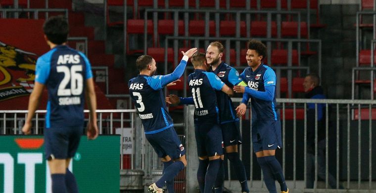 LIVE: AZ verrast PSV en zet sterke reeks in topduels overtuigend voort (gesloten)