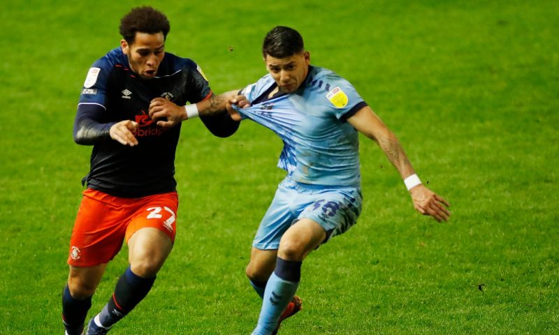'Gerrard komt uit bij Nederlandse middenvelder: Hamer mag hopen op droomtransfer' Afbeelding: 'Gerrard komt uit bij Nederlandse middenvelder: Hamer mag hopen op droomtransfer'