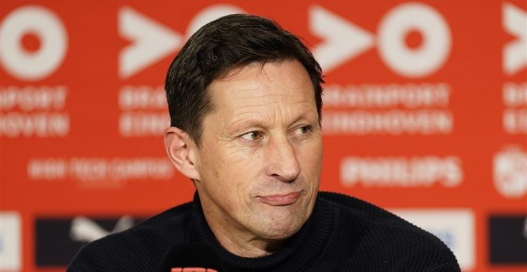 Schmidt bespreekt gehavend PSV: 'Ik weet nog niet of ze erbij zullen zijn'