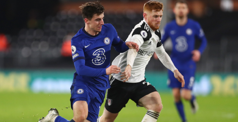 Bankzitter Odoi ziet ploegmaats van Fulham onderuit gaan tegen Chelsea
