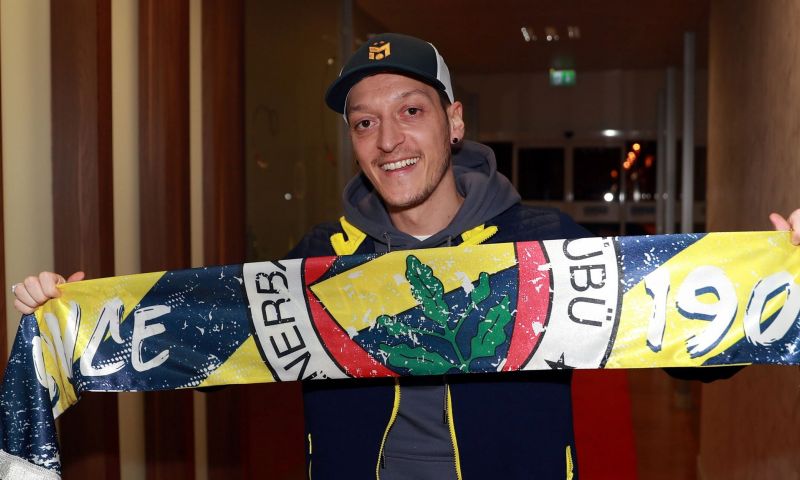 Presentatie bij Fenerbahçe is kwestie van tijd: 32-jarige Özil geland in Istanbul Afbeelding: Presentatie bij Fenerbahçe is kwestie van tijd: 32-jarige Özil geland in Istanbul