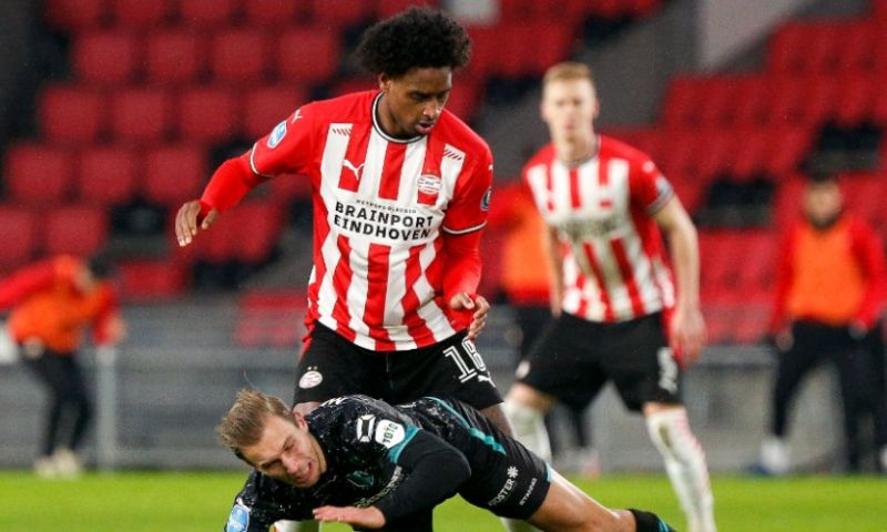 LIVE: PSV doet het rustig aan, Rosario belangrijk in tweede helft (gesloten) Afbeelding: LIVE: PSV doet het rustig aan, Rosario belangrijk in tweede helft (gesloten)