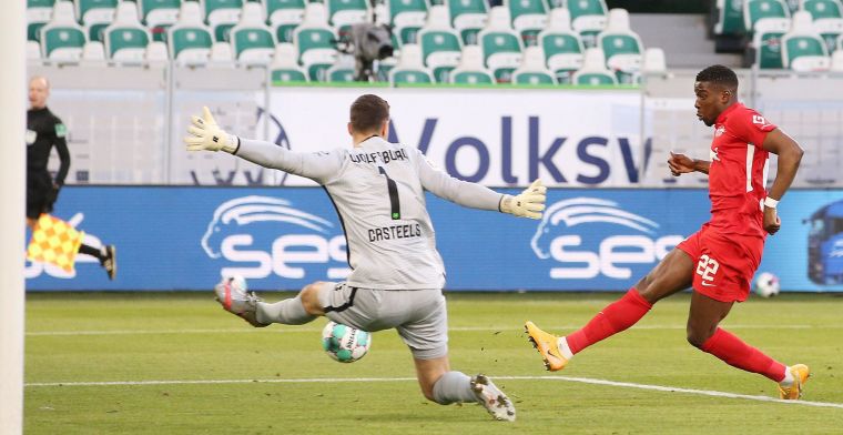 Schalke 04 speelt. Achtervolgers RB Leipzig en Bayer Leverkusen leggen rode loper