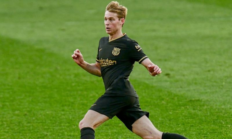 De Jong neemt Barça bij de hand: 'Completere speler dan toen hij bij Ajax speelde' Afbeelding: De Jong neemt Barça bij de hand: 'Completere speler dan toen hij bij Ajax speelde'