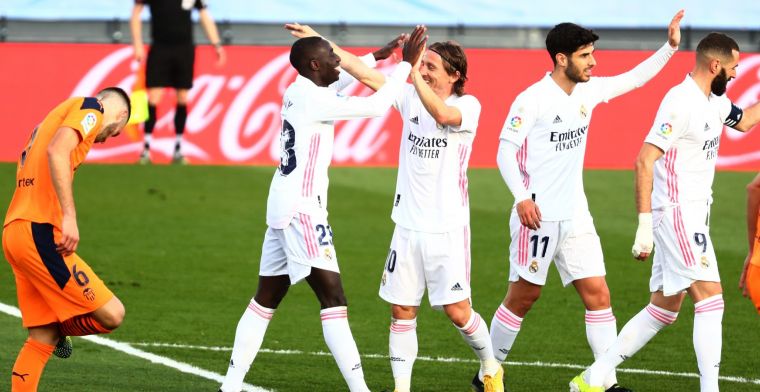 Real Madrid kan tijdens wedstrijd tegen weerloos Valencia al rust pakken