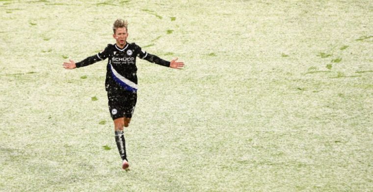 Droomdebuut Vlap nóg mooier na shirtwissel: 'Echt blij mee, ben enorme fan'
