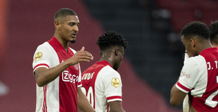 Oppermachtig Ajax heeft aan één helft genoeg om Sparta van zich af te schudden