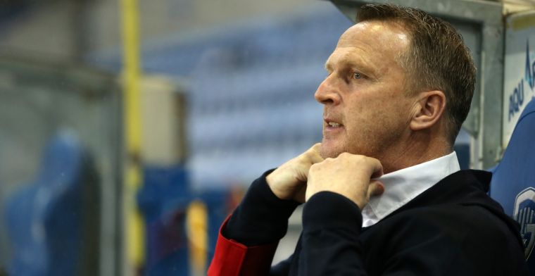 Woedende Genk-fans halen verhaal bij Van den Brom na nieuwe nederlaag