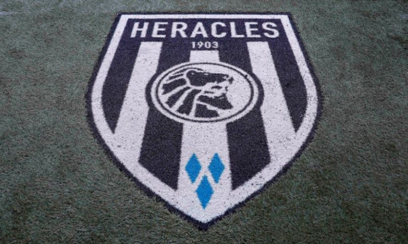 Heracles-directeur wilde derby 'omdraaien': 'Zij hebben hem vorig seizoen gehad' Afbeelding: Heracles-directeur wilde derby 'omdraaien': 'Zij hebben hem vorig seizoen gehad'