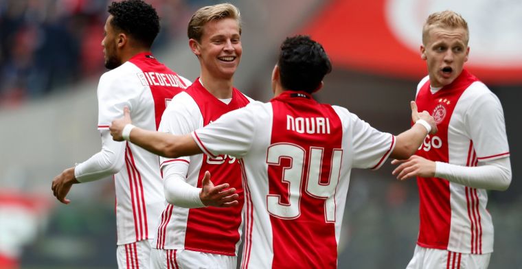 Touzani raakt bevriend met De Jong: 'Frenkie moet Nouri elke keer even zien'