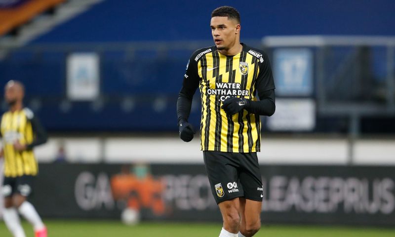 Vitesse heeft nieuw plan om Giakoumakis af te stoppen: 'Voelen dat we terug zijn' Afbeelding: Vitesse heeft nieuw plan om Giakoumakis af te stoppen: 'Voelen dat we terug zijn'