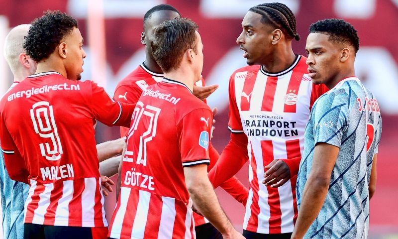 Woede-uitbarsting Tadic slotakkoord op chaotische topper tussen PSV en Ajax