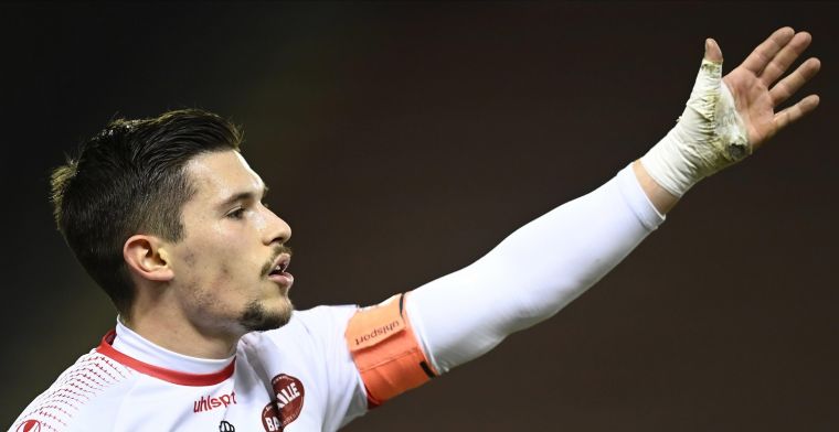 Ref wordt geviseerd na Beerschot - Moeskroen: Duidelijke duwfout