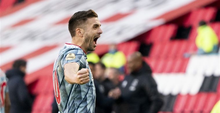 'Gerbrands belt Van der Sar op en biedt Ajax namens PSV verontschuldigingen aan'