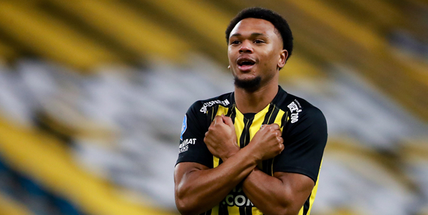 Openda wil door de grote poort terug naar Club Brugge: Er is vaak contact