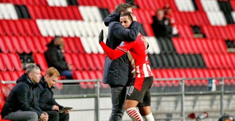 Steun voor PSV-coach Schmidt: 'Veel kritiek, maar is toch gewoon een toptrainer?'