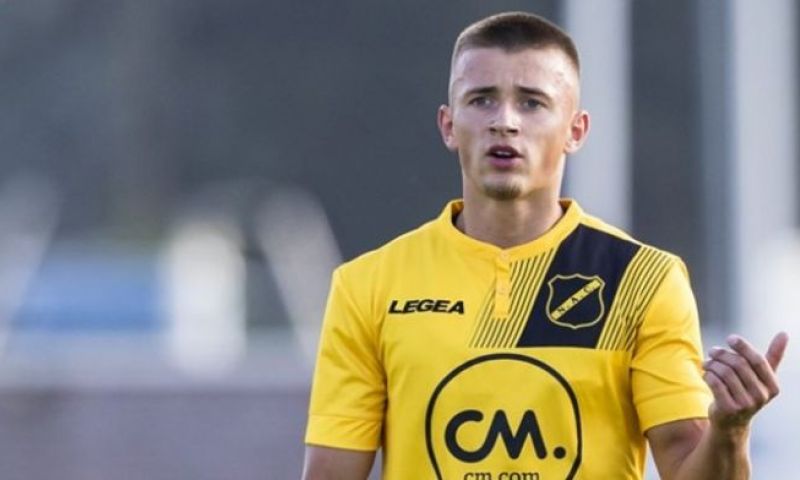 Van Jong NAC naar Barça: 'Kwam ik een restaurant binnen, zag ik Piqué en Shakira' Afbeelding: Van Jong NAC naar Barça: 'Kwam ik een restaurant binnen, zag ik Piqué en Shakira'