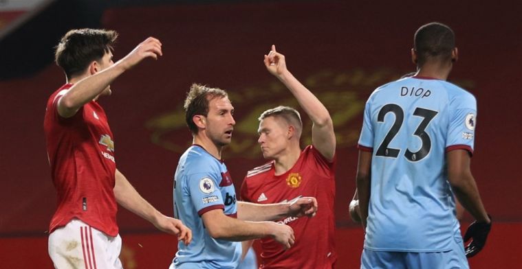 Man United wint door kolderieke eigen goal en slaat aanval op plaats twee af