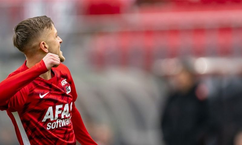 'Ik denk wel dat Ibrahimovic iets van zichzelf in AZ'er Karlsson ziet' Afbeelding: 'Ik denk wel dat Ibrahimovic iets van zichzelf in AZ'er Karlsson ziet'