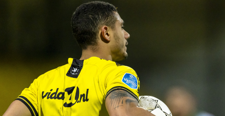 Engelse pers: clubs uit Engeland en Eredivisie laten oog vallen op Giakoumakis