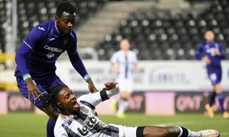 Ook na vertrek bij Anderlecht overtuigt Bundu niet: Afbeelding: Ook na vertrek bij Anderlecht overtuigt Bundu niet: