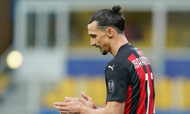 Dortmund, Chelsea en Milan maken geen fout, Zlatan pakt bijzondere rode kaart Afbeelding: Dortmund, Chelsea en Milan maken geen fout, Zlatan pakt bijzondere rode kaart