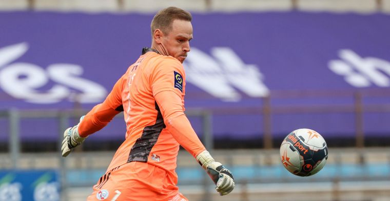 Sels (ex- KAA Gent) krijgt er vier om de oren tegen PSG en verliest