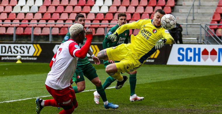 Bijlow valt weer uit: Feyenoord-doelman aangeslagen na botsing in blessuretijd