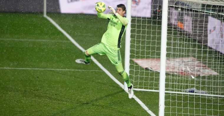 Courtois overladen met lof in Spanje: 'Geweldige save op Salah om te beginnen'
