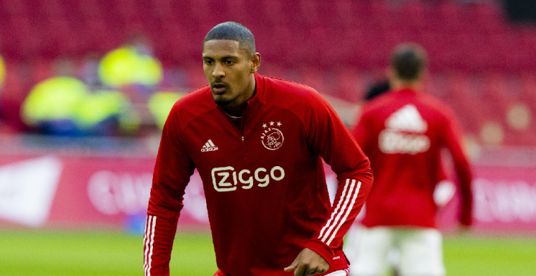 Ten Hag neemt het op voor 'missing link' Ajax: 'Jullie willen wat zoeken'