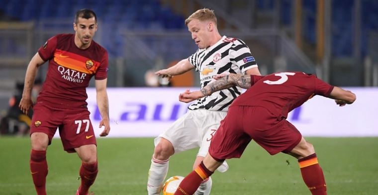 Engelse kritiek op Van De Beek: 'Verlegen jongen stond weer met mond vol tanden'