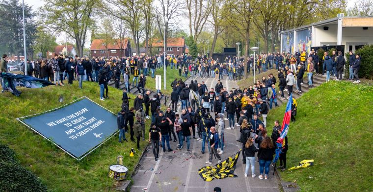 LIVE-discussie: Giakoumakis opgelapt, VVV-vleugels gewisseld, 'rode' Sow speelt