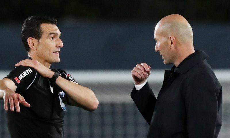 Zidane furieus op arbitrage: 'Spreek hier nooit over, maar nu ben ik boos' Afbeelding: Zidane furieus op arbitrage: 'Spreek hier nooit over, maar nu ben ik boos'