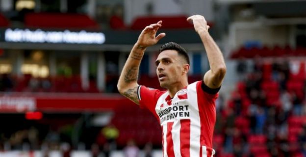 Eran Zahavi stond twee dagen na de gewelddadige overval bij zijn huis weer op het trainingsveld bij PSV :. #PSV
