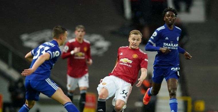 Van de Beek is zoekende: 'Alarmerend om te zien hoe moeilijk hij het heeft'