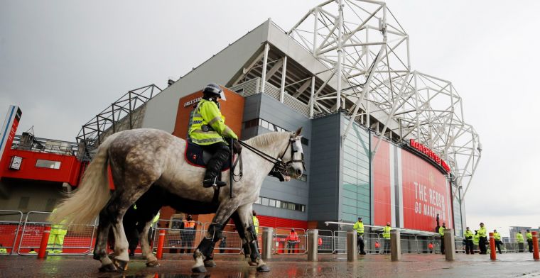 Bizarre ontwikkelingen in Engeland: supporters Man United blokkeren Liverpool-bus