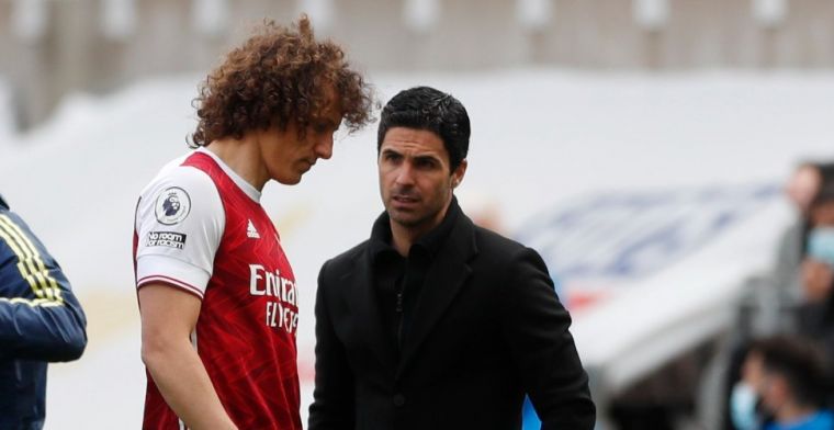 Update: Arsenal baalt van vertrek Luiz: 'Hebben hem geprobeerd te helpen'