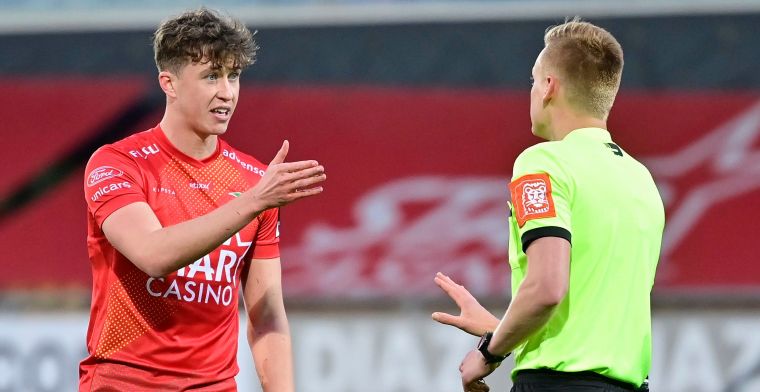 Hendry (KVO) veilt truitje voor U15-speler die broertjes verloor in woningbrand
