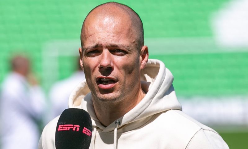 Buijs over geheim Volendam-reisje en aanmoedigingspremie: 'Nog geen telefoons' Afbeelding: Buijs over geheim Volendam-reisje en aanmoedigingspremie: 'Nog geen telefoons'