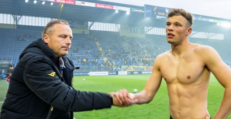 Steijn zorgt voor NAC-vertrek van Van Hooijdonk: 'Dat doet wat met je'