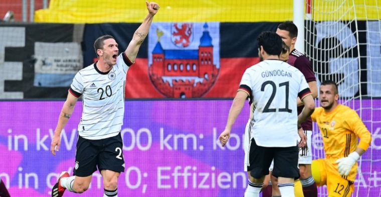 Gosens is de nieuwe machine van Die Mannschaft: 'Hij scheurt bijna uit zijn shirt'