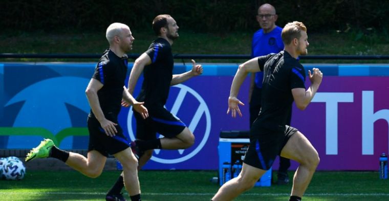 Van der Vaart looft De Ligt en Blind: 'Zijn ballen tussen linies zijn goud waard'