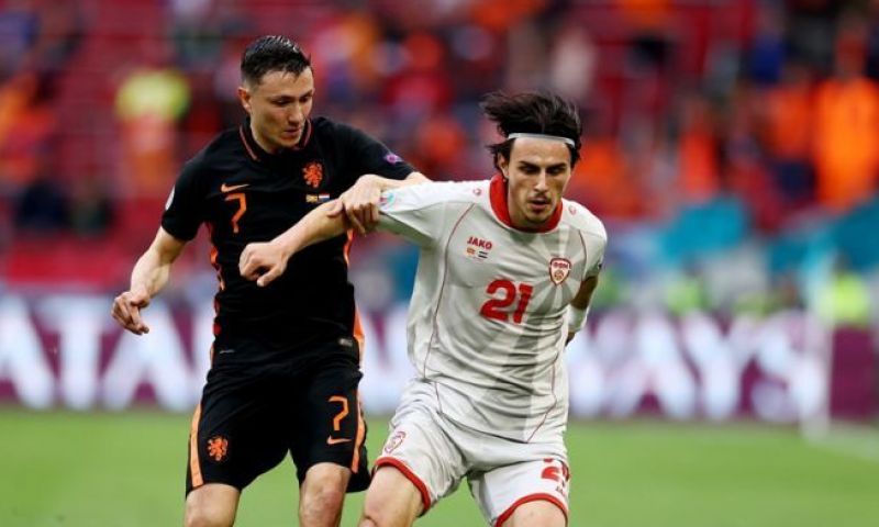 De Telegraaf: Ajax meldt zich bij Feyenoord voor transfer van Berghuis Afbeelding: De Telegraaf: Ajax meldt zich bij Feyenoord voor transfer van Berghuis