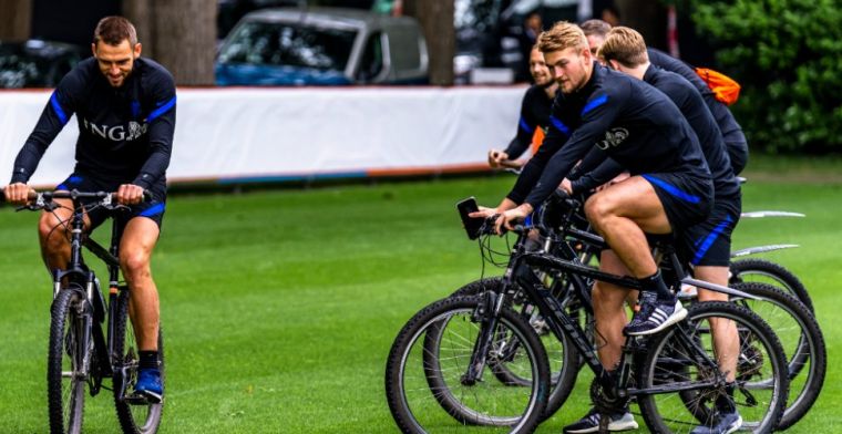 Lof voor 'topverdediger' De Vrij: 'Ik vind hem stabieler dan De Ligt'