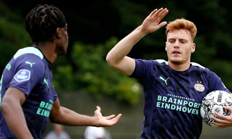 Spectaculaire aftrap van oefencampagne PSV: acht doelpunten op De Herdgang Afbeelding: Spectaculaire aftrap van oefencampagne PSV: acht doelpunten op De Herdgang