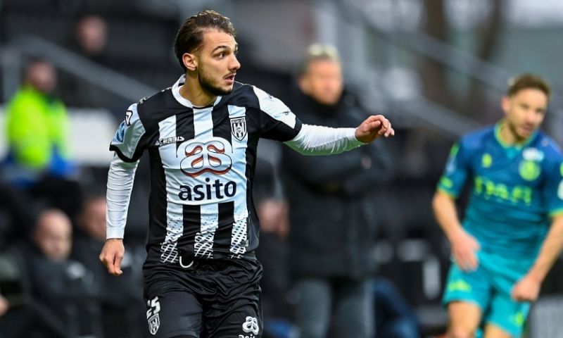 Schalke ruimt verder op: teruggekeerde Heracles-huurling vertrekker nummer 18 Afbeelding: Schalke ruimt verder op: teruggekeerde Heracles-huurling vertrekker nummer 18