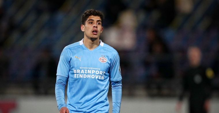 PSV heeft twee nieuwe profspelers en verlengt met talentvolle aanvaller (18)